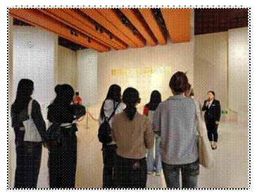 图8 全体党员参观雨花台烈士展