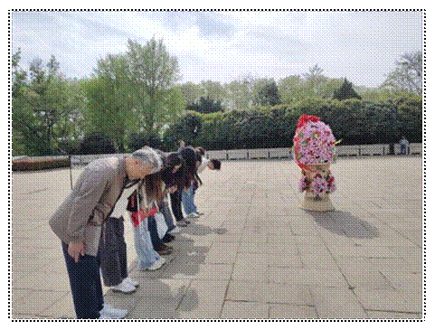 图6 全体党员三鞠躬